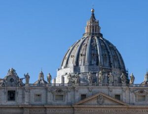 Parroco con armi a San Pietro: “Sono per difesa personale”
