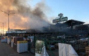 Ucraina, si aggrava bilancio raid Russia su ipermercato Kharkiv: 11 morti