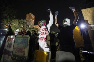 Usa, non si fermano proteste pro-Gaza nelle università: tensione nel campus dell’Ucla
