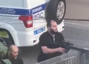 Attacco in Daghestan, almeno 19 morti: strage di poliziotti e civili, ucciso anche un prete