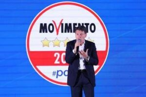 Conte: “Simbolo M5S? Né mio né di Grillo, fossi il legale suggerirei di non fare causa”