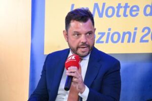 Europee, terremoto in Francia. L’esperto: “Ora dibattito populista tra Macron e Le Pen”