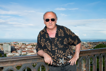 Francis Salina: Dall’Ingegneria chimica alla Musica, un Talento che Valica i Confini Nazionali