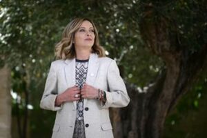 Italia-Cina, Meloni vola a Pechino: la sua ‘prima’ da Xi dopo strappo su Via della Seta