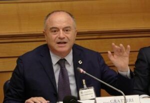 Mafia, Gratteri: “Al vecchio pizzo preferisce banche online per riciclare mld di euro”
