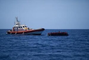 Migranti, nuova tragedia in mare: morti e dispersi nello Jonio e nel canale di Sicilia