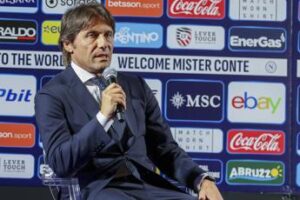 Napoli, Conte si presenta: “Voglio una squadra con la faccia arrabbiata e voglia di rivalsa”