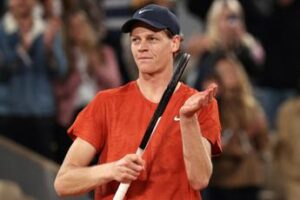 Roland Garros, Sinner batte Moutet in 4 set e avanza ai quarti