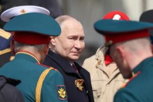 Russia, produzione armi e missili accelera: sanzioni non bastano, il report