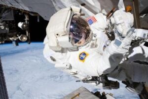 Satellite Russia in frantumi, astronauti al riparo nell’Iss