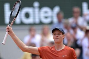Sinner nuovo numero 1 del mondo, Djokovic si ritira dal Roland Garros