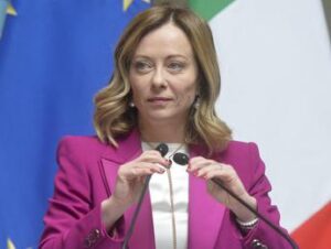 Ue, la sfida di Meloni sulle nomine: “No alla logica dei caminetti”