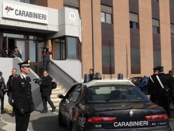 Va in caserma col cadavere della moglie nel bagagliaio: arrestato