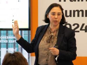 La sicurezza sul lavoro si apprende con la realtà virtuale potenziata: Piazza Copernico lancia AXIS