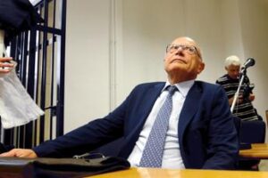 L’infettivologo Galli condannato a un anno e quattro mesi per falso