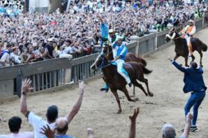 Onda vince Palio di Siena, trionfo a sorpresa
