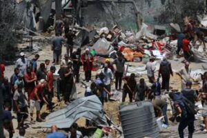“Raid Israele su Khan Younis, oltre 70 morti”. Intelligence: “Ferito leader Hamas Deif”