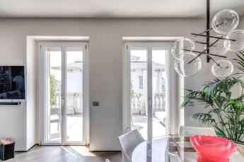 Una palazzina residenziale a Vigevano incanta per la sua raffinatezza. Complici dell’atmosfera gli infissi Prolux Evolution di Oknoplast