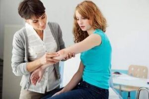 Aids, dermatologi sentinella contro l’Hiv, segnali spia sulla pelle