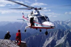 Brunico, scivola e precipita per 20 metri in montagna: trovato morto escursionista 91enne