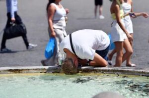 Caldo afoso, notti ‘bollenti’ e temperature record: Ferragosto infuocato sull’Italia