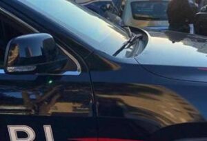 Civitanova Marche, 14enne denuncia: “Violentata fuori da un locale”