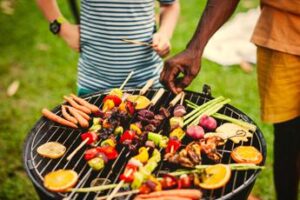 Ferragosto, cardiologo Rebuzzi: “Carne alla brace? Meglio barbecue di pesce”
