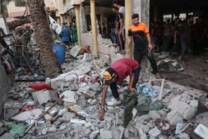 Gaza, Hamas: “100 morti in raid su scuola”. Israele: “Era nascondiglio terroristi”