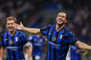 Inter-Lecce 2-0, gol di Darmian e Calhanoglu