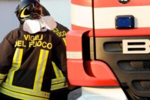 Lecce, esplosione in casa vacanze a Porto Cesareo: tre feriti