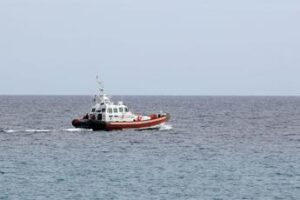 Maltempo, barca a vela affonda nel palermitano: un morto e 6 dispersi