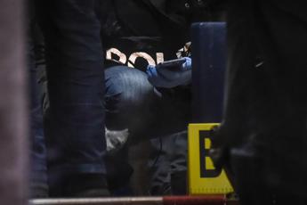 Siracusa, 40enne ucciso a coltellate davanti casa: fermato 16enne