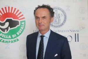 Agroalimentare, Assolatte: “I consumatori devono sapere se comprano latte o un prodotto chimico”