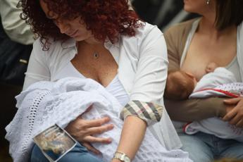 Allattamento al seno, 10 consigli per renderlo più efficace