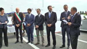 Autostrade, Salvini: “Ringrazio chi 1 secolo fa ha scommesso contro chi diceva di non fare A8”