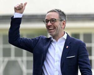 Elezioni Austria, proiezioni: estrema destra Fpo primo partito al 29,1%