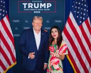 ‘I migranti mangiano i gatti’, Trump ha dato retta alla complottista: chi è