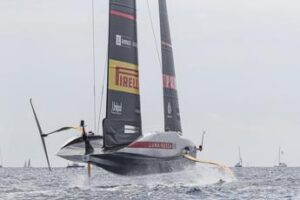 Louis Vuitton Cup, Luna Rossa batte American Magic poi ko contro Ineos Britannia