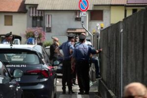 Milano, spari e coltellate tra ultras Inter a Cernusco: un morto. Fermato capo tifoso