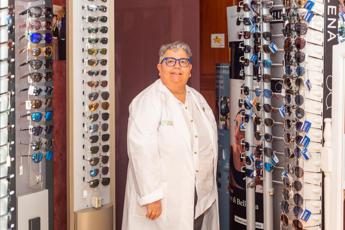 Ottica Mulas, a Dorgali i festeggiamenti per i 40 anni di attività guidata da Elena Mulas