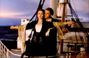 Titanic, addio alla ringhiera di Jack e Rose: le immagini del deterioramento della nave – Video