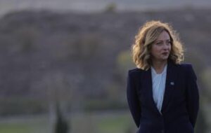 Attacchi Israele a Unifil in Libano, Meloni trova sostegno Macron e Sanchez: “Grave violazione”