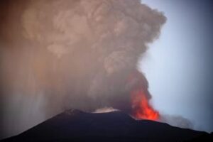 Eruzione Campi Flegrei, a esercitazione si iscrivono in 1.600 su 1,3 milioni. Ciciliano: “Partecipate”