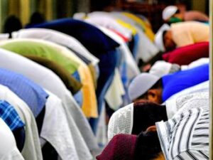 Espulso imam di Bologna. Salvini: “Finalmente lo abbiamo rispedito a casa”