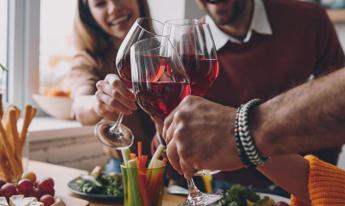 Il vino a casa tua: Enoteca Serafino rivoluziona l’esperienza di acquisto con il nuovo servizio di consegna in giornata