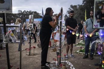 Israele celebra anniversario attacco Hamas e annuncia: “Iniziate operazioni di terra in Libano”