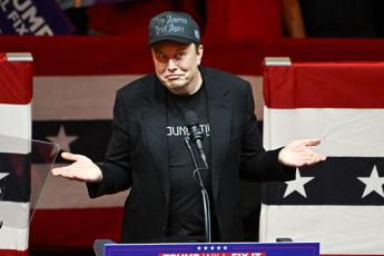 Lotteria da 1 milione di dollari per Trump, causa contro Elon Musk: lui non si presenta