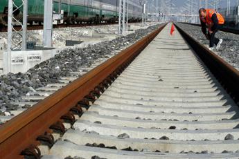 Maltempo manda in tilt treni in Liguria, risolto guasto: circolazione verso normalità