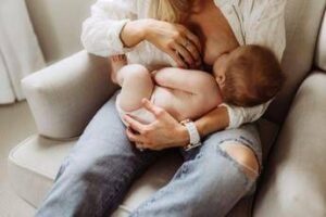 Neonatologi, ‘allattare al seno e vicinanza genitori strategie prevenzione’