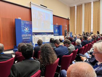 Porti, Rixi: “Riforma per renderli più competitivi e interconnessi”